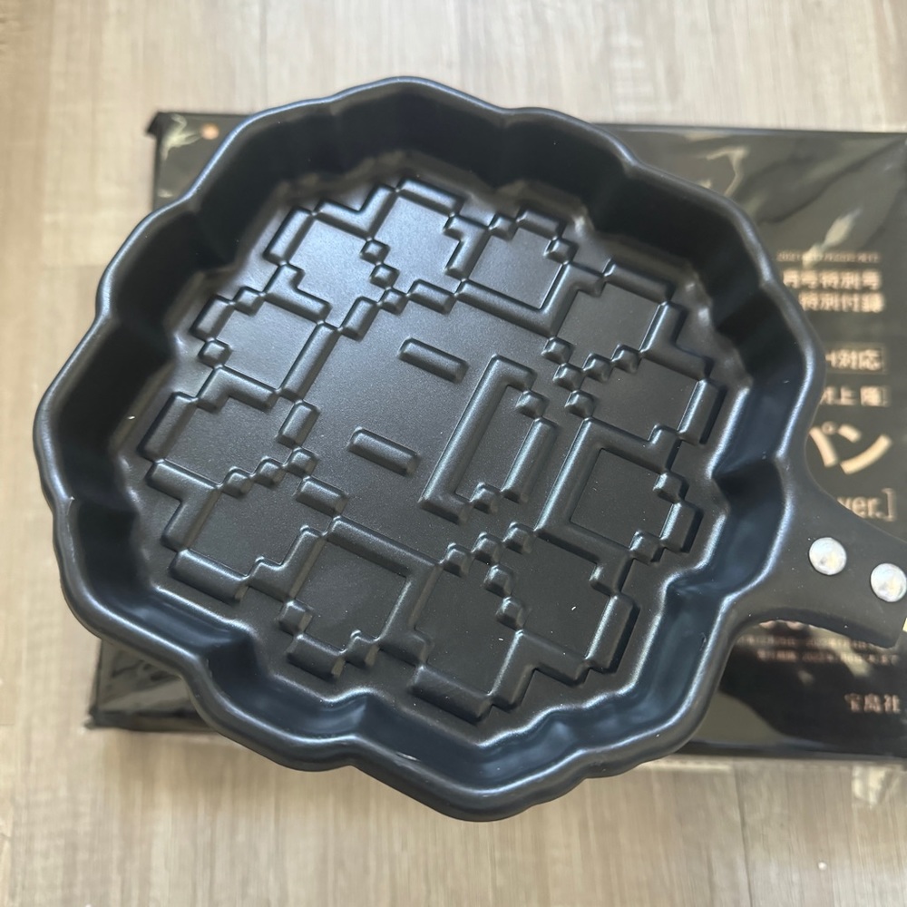 Takashi murakami waffle frying pan - Picture 2 of 9